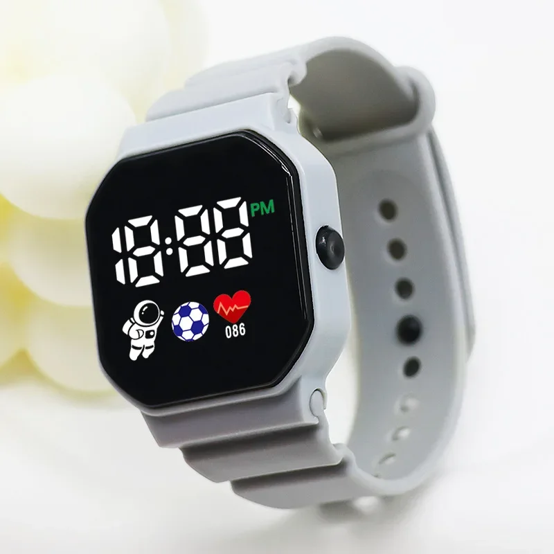 Рисунок 5 - Детские часы со светодиодной подсветкой астронавта