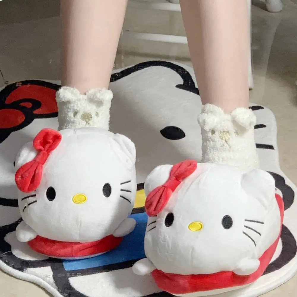 

Sanrioed Hello Kitty, женские плюшевые тапочки с большой головой, домашняя хлопковая обувь с рисунком аниме Kawaii, зимняя теплая студенческая домашняя обувь с сердечками для девочек