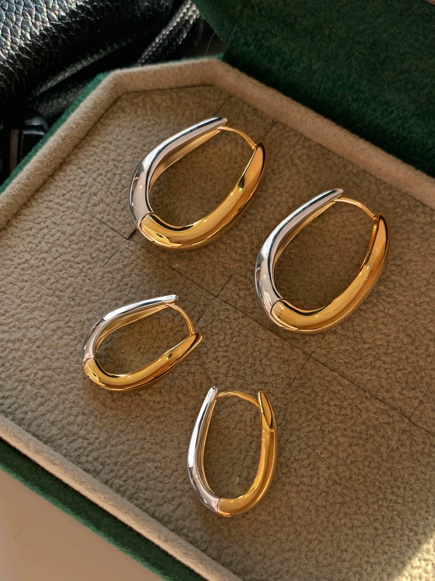 Fashion Paris Two-tone Water Drop Hoop Earrings Women Vintage Light Luxury Exquisite Unique All-match Ear Jewelry Gift