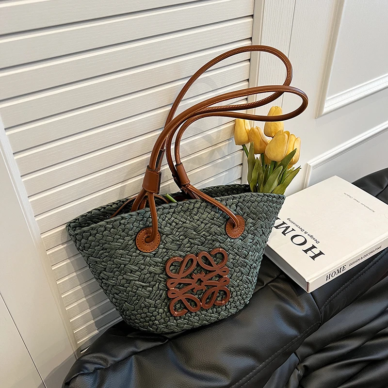 حقيبة كلاتش كلاسيكية فاخرة وبسيطة للنساء مع تصميم عصري بلون سادة وأفضل نداء لعرض النجوم #5