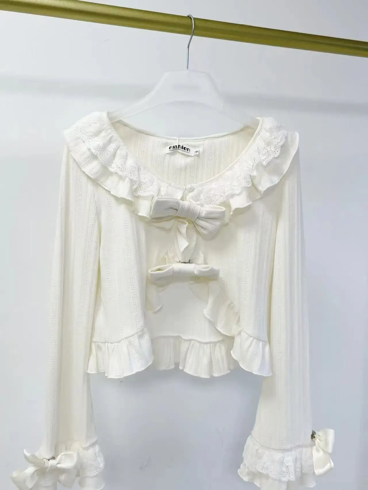 

Осень-зима, милый кружевной дизайнерский свитер с рюшами, женский вязаный кардиган в японском стиле Kawaii в стиле Лолиты, женские милые тонкие короткие топы