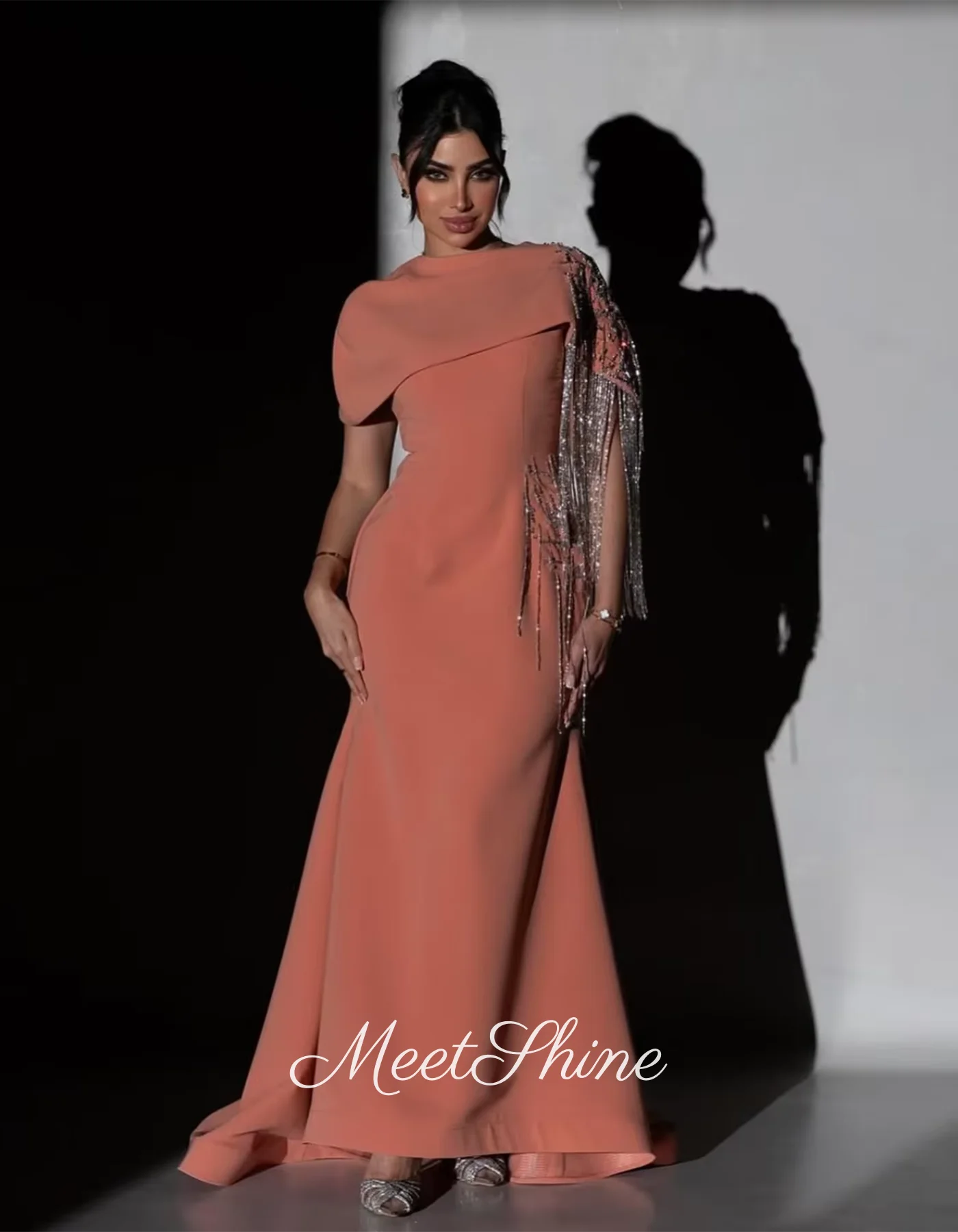 Abito da ballo a sirena arancione con collo alto Abito da sera personalizzato da donna Lunghezza pavimento Abiti da cerimonia per occasioni formali dell'Arabia Saudita