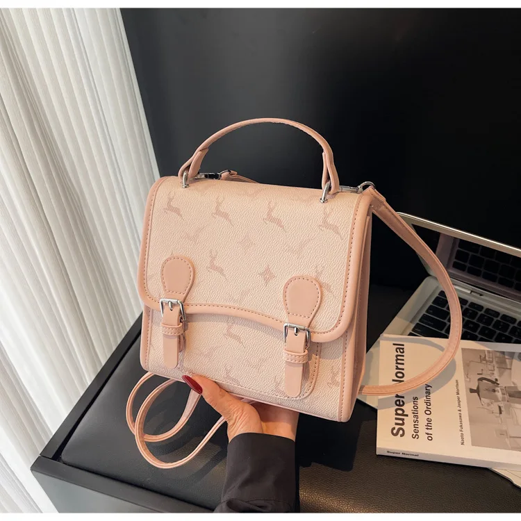 

2025 Stylish Backpack Women Trendy Minimalist Design Student Bag Lightweight Travel Rucksack High-End Casual Daypack