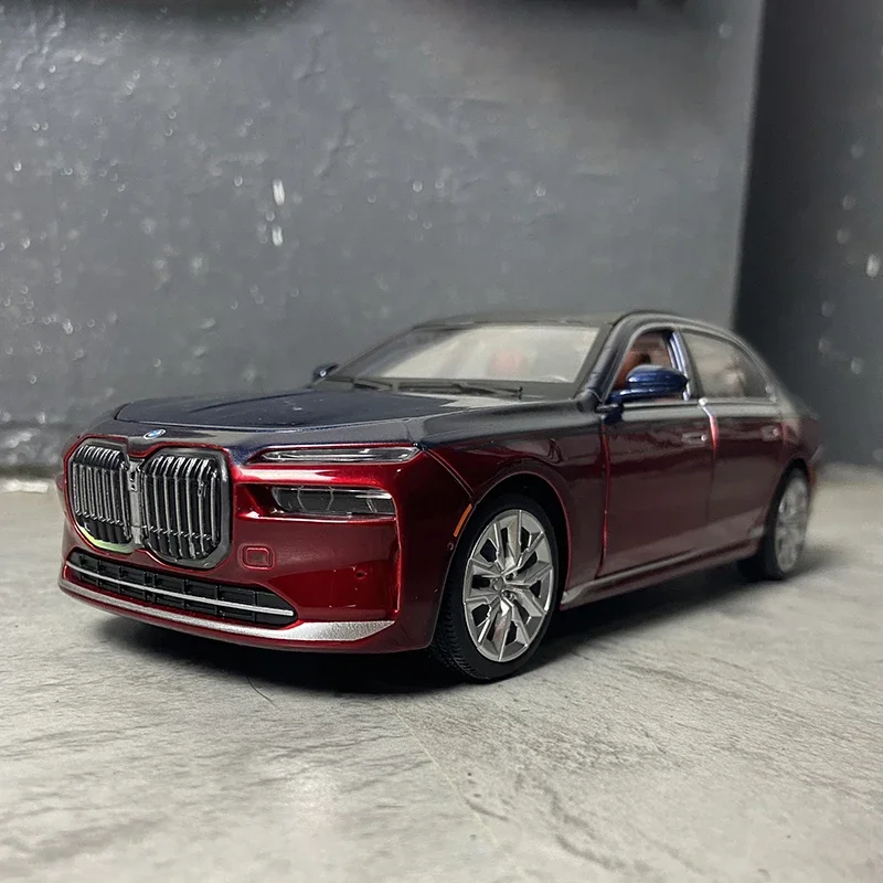 Diecast 1/24 Scale BMW 7 Series Alloy Model New Energy BMW Car Red and Blue Model Sound and Light Toy for Boys Gift