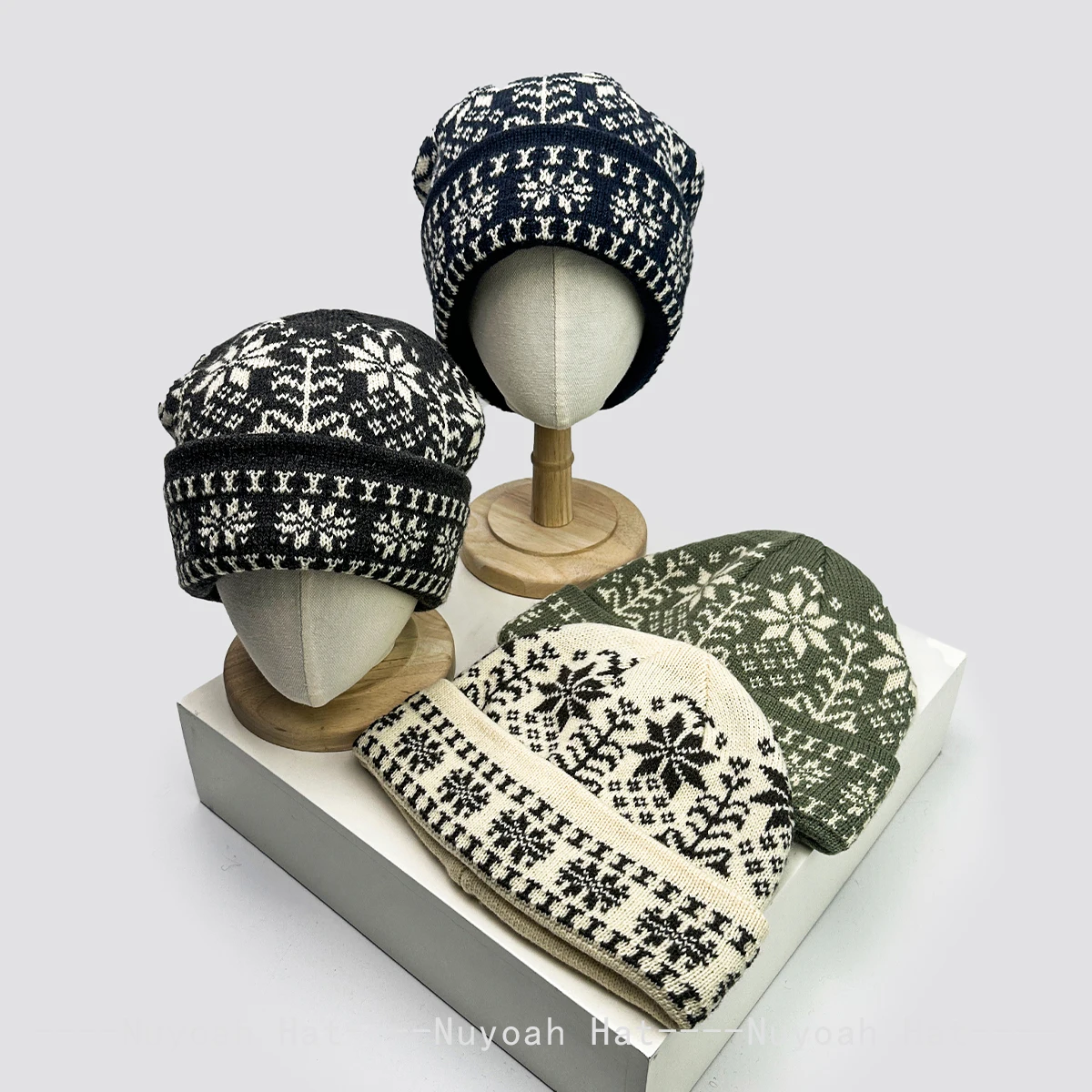 

New Men Women Fair Island Style Retro Snowflake Knitted Hats Warm Outdoor Fashion Casual Beanies Ethnic Style Versatile Couple