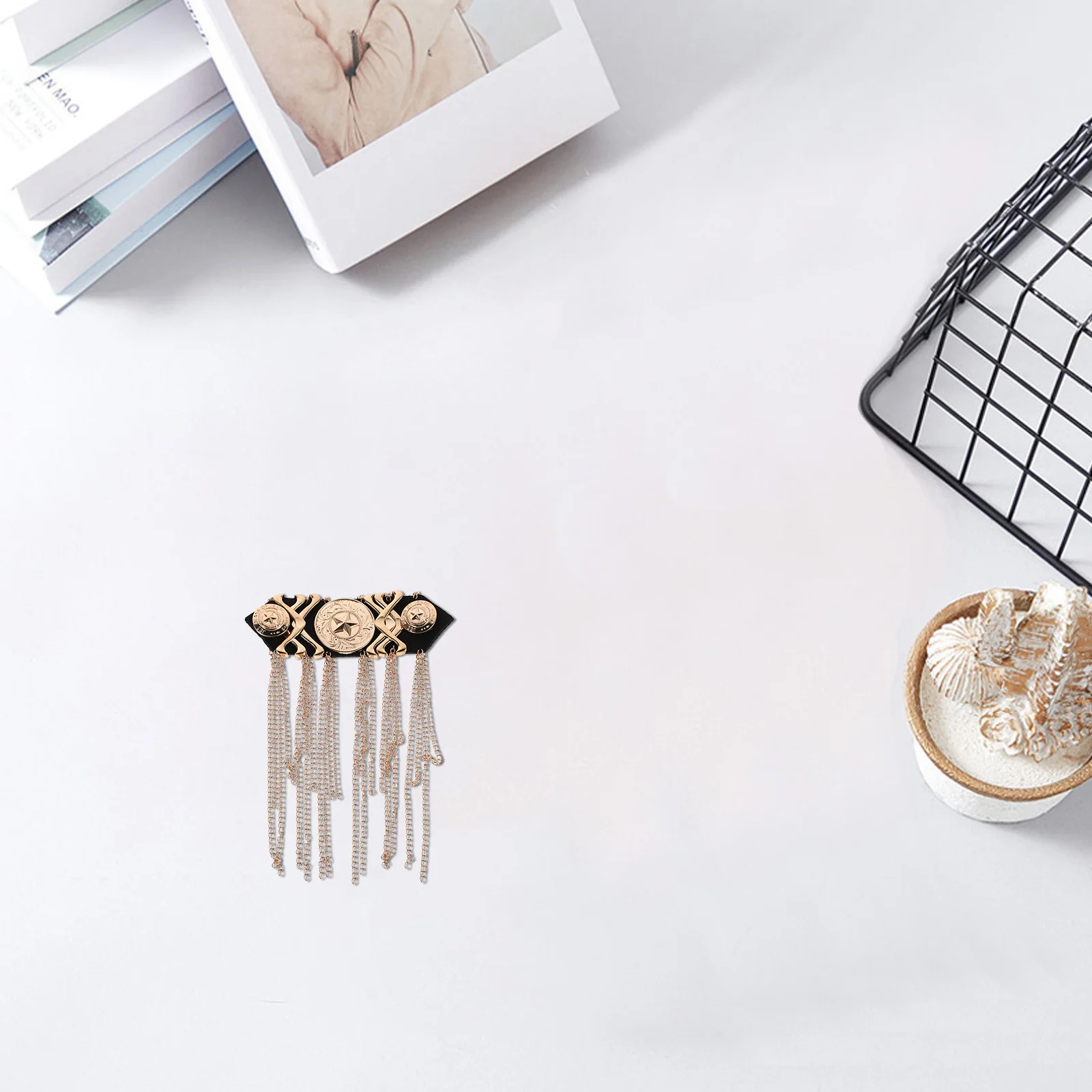 

1 Pair Retro Punk Suit Epaulettes Vintage Tassel Chain Shoulder Decorations For Costumes Performance Outfits Handicraft Sewing