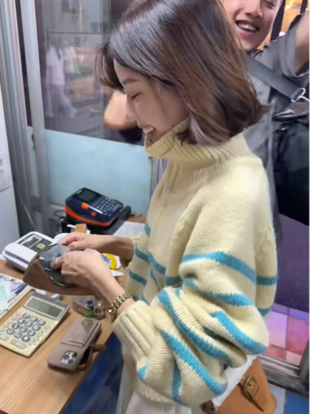 هونج كونج Sle مخطط عالية الياقة سترة المرأة الخريف الشتاء فوفو محبوك أعلى f سستة فضفاضة تناسب طويلة Sve شريط