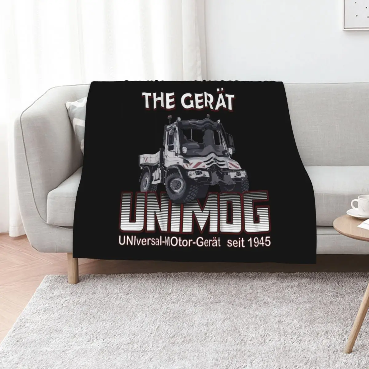 THE GREAT UNIMOG 530 (UNIversal-MOtor-Ger?t) - on black Throw Blanket manga halloween Summer Bed Multi-Purpose Furrys Blankets