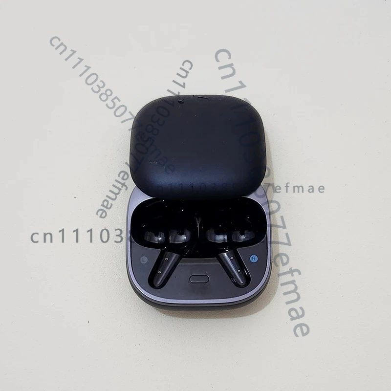 

Б/у, 99% новый, сменный аккумуляторный блок для зарядного кейса Anker Soundcore Liberty 5, левая сторона L, правая сторона R