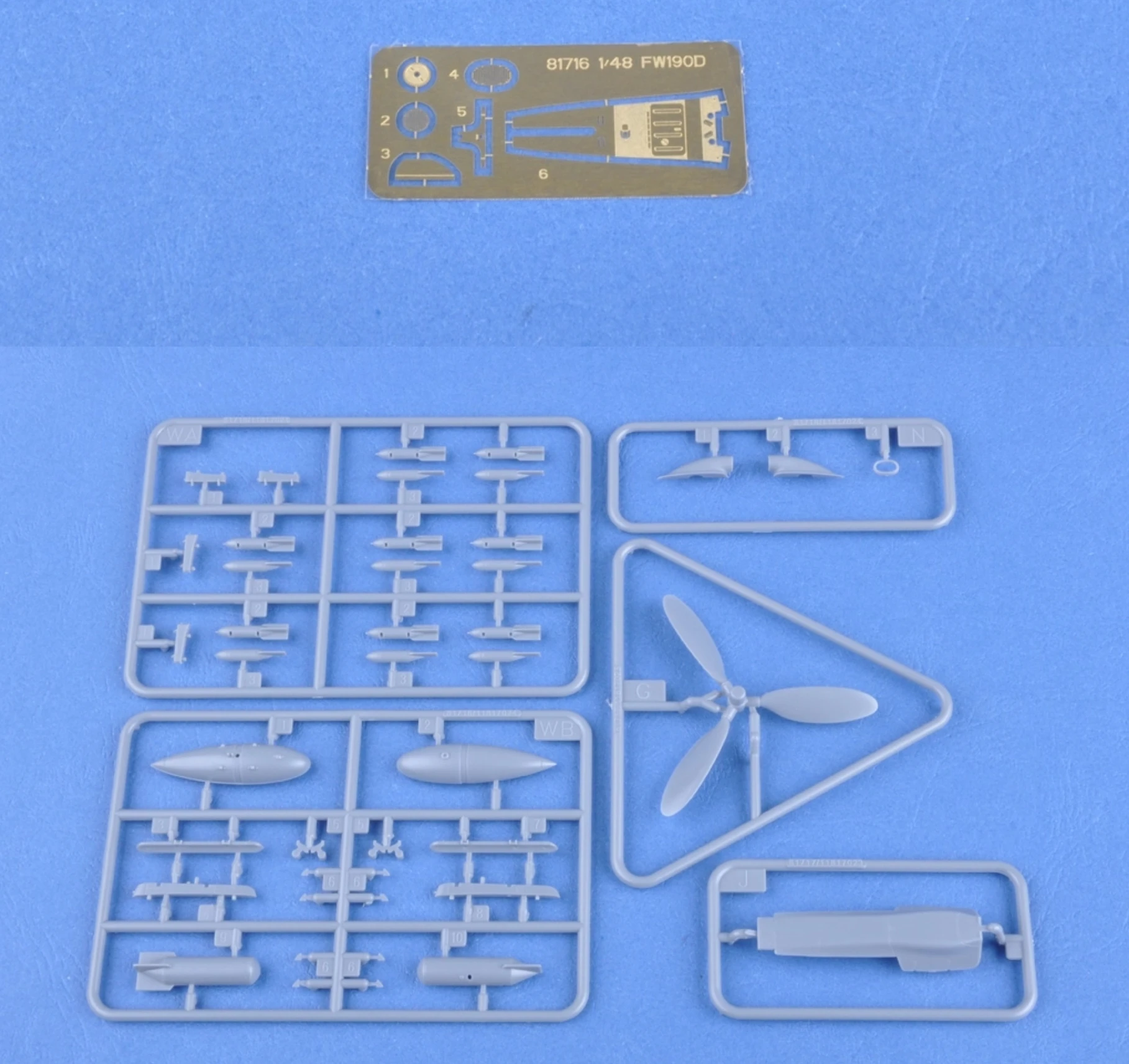 

HobbyBoss масштаб 1/48 Focke Wulf FW 190D-11 военная пластиковая модель самолета в сборе # 81718
