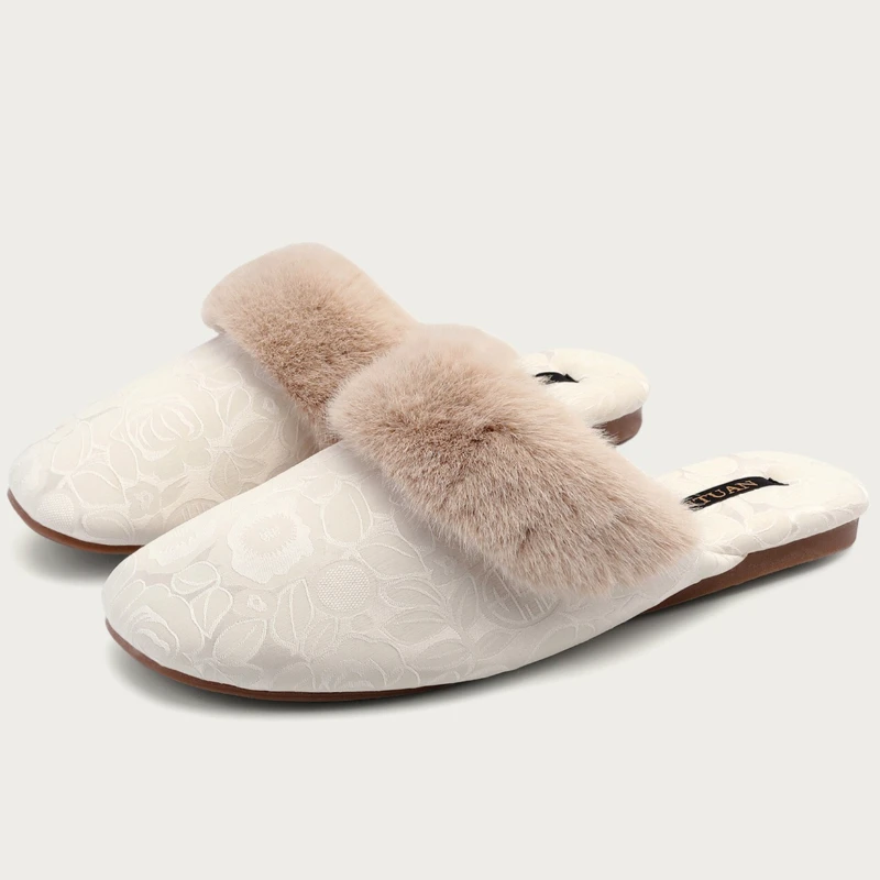 الساتان الفاخرة رقيق النعال امرأة داخلي دافئ عدم الانزلاق الراحة الشرائح الإناث ضوء طباعة أفخم شقة الشتاء المنزل أحذية قطنية