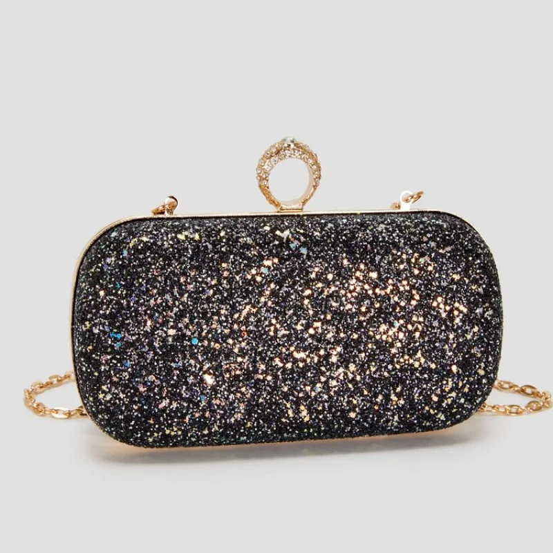 

Fashionable Women's Crossbody-Bag Made Of Fine Leather Boasting Trendy Design And Famous Durable Look​