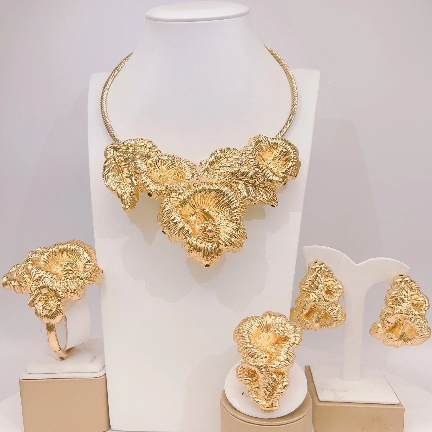 

Fashion design women jewelry set banquet party gold plated pendant bracelet jewelry