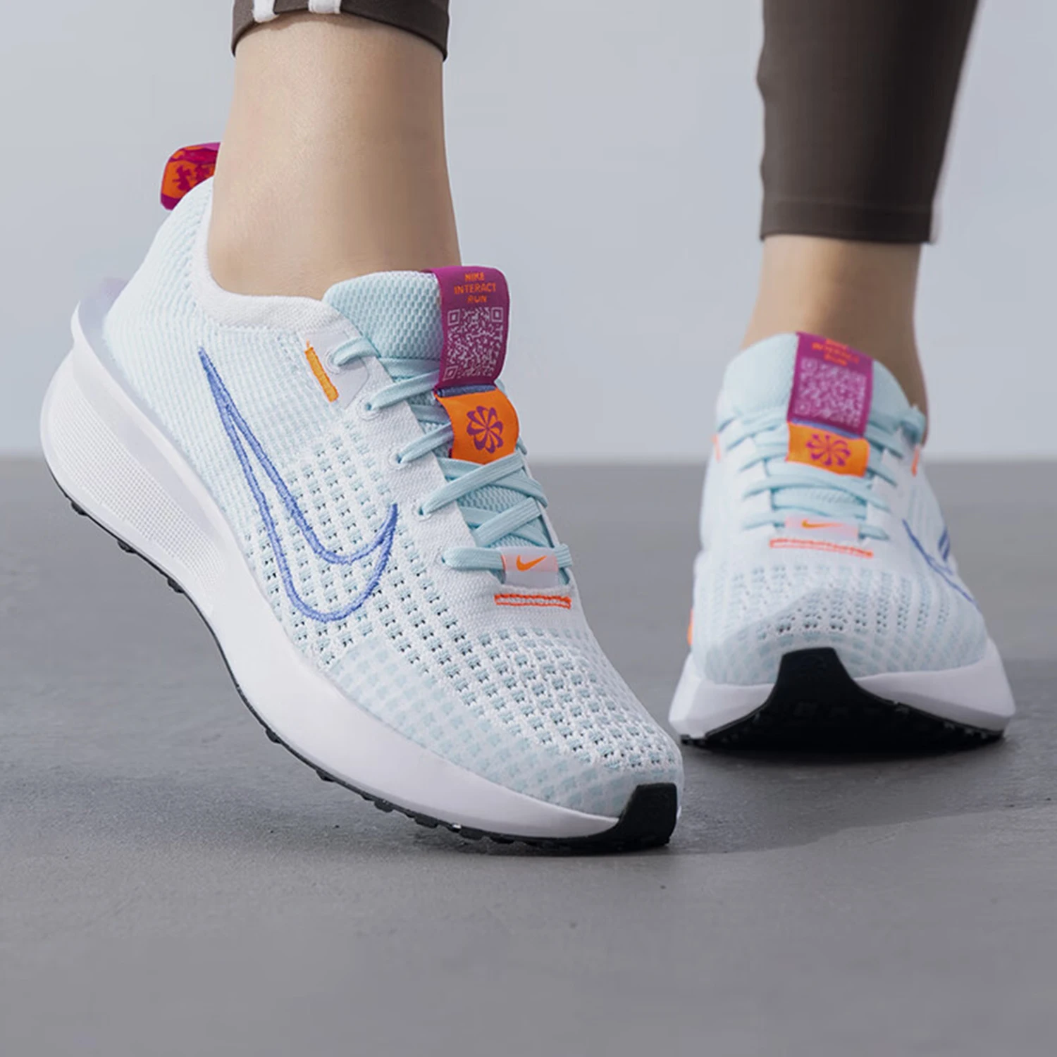

Nike Authentic W INTERACT RUN Women's Cushioned Running Shoes FD2292-107