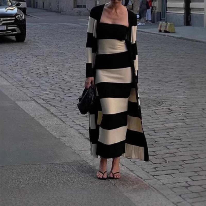 

2025 Spring and Summer New Sexy Slim-fit Chest-wrapped Striped Long Dress