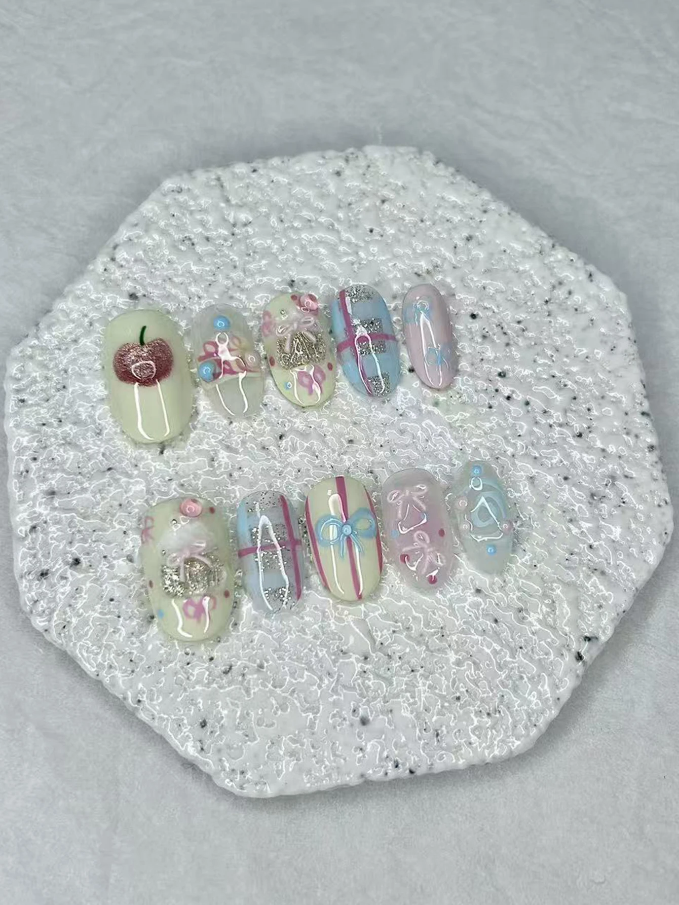 10개입 꿈꾸는 듯한 달콤하고 귀여운 핸드메이드 프레스온 네일 체리 보우 스월즈 가짜 네일 탈부착 가능