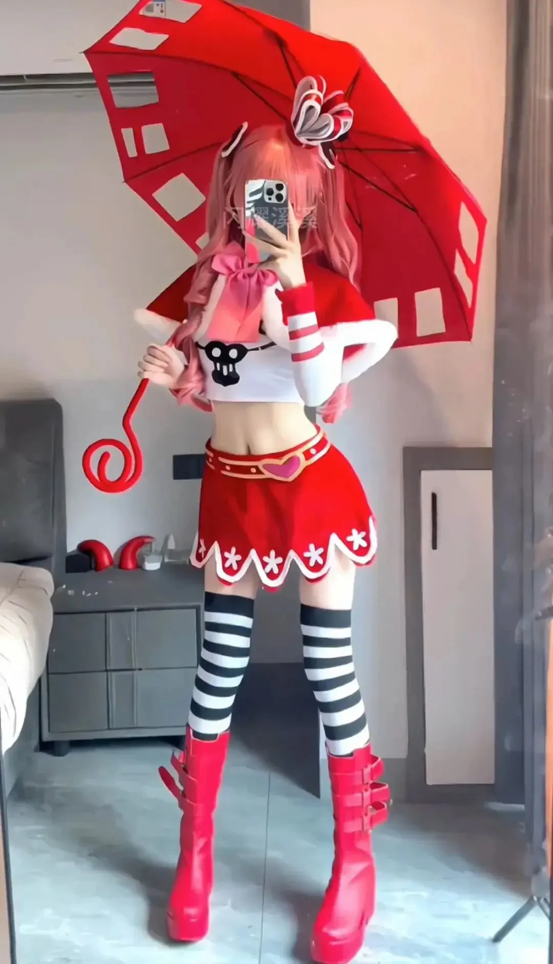アニメペローナコスプレ衣装ウィッグ赤いマントフルセットハロウィン衣装ゴーストペローナプリンセスドレスクリスマス服制服スーツ