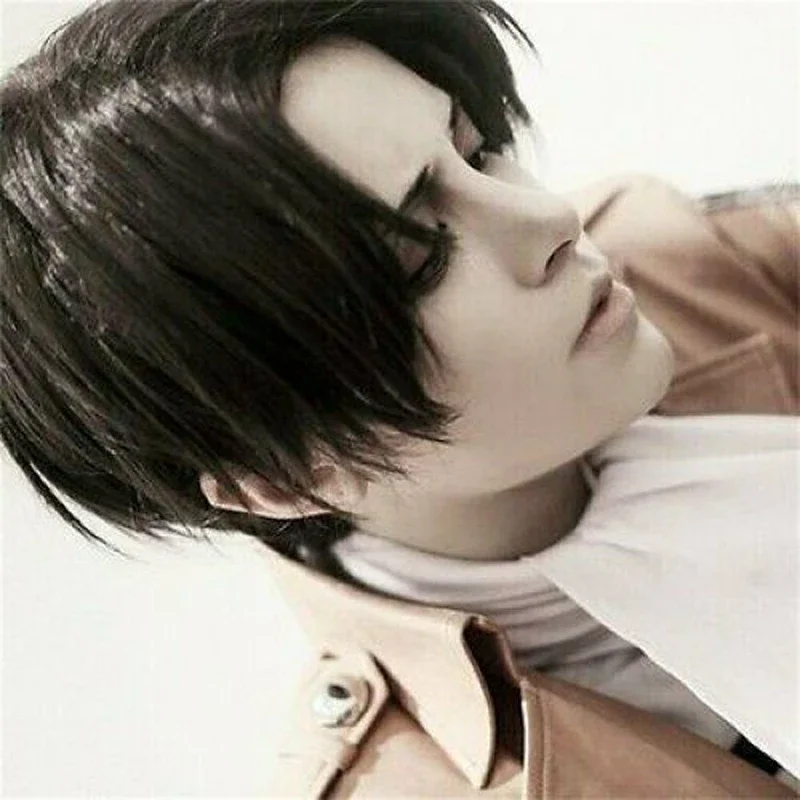 Aanval op Titan Levi Ackerman Anime Cosplay Pruiken voor Man Korte Rechte Cartoon Party Hoge Kwaliteit Synthetisch Haar B + pruik cap