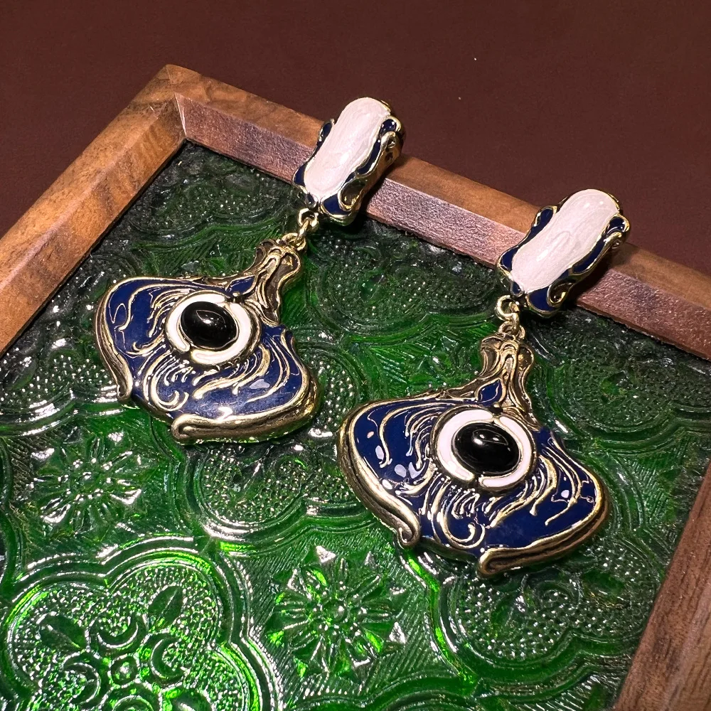 Foreign trade Western antique eyes old copper plated real gold vintage exquisite niche high sense S925 earrings batch