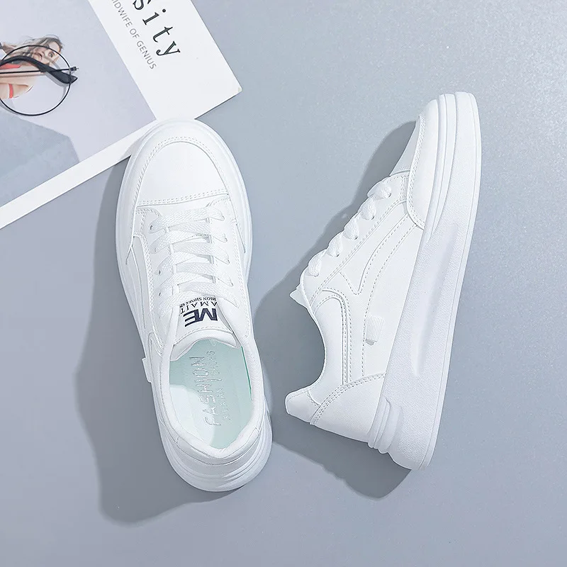 White shoes for women 2024 new spring thick-soled ins trend versatile niche student sports and leisure sneakers