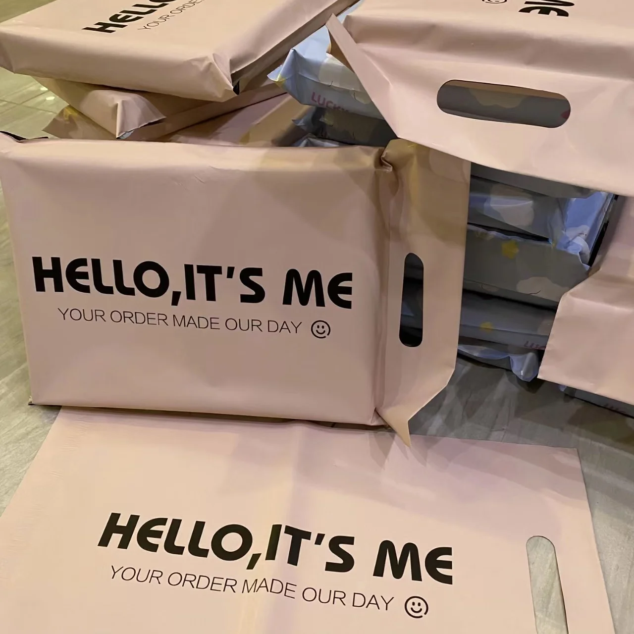 Self-Seal Mailbag, 20PCS Thicken Shipping Bags, Pink Poly Envelope, Postal Courier Bags with Handle