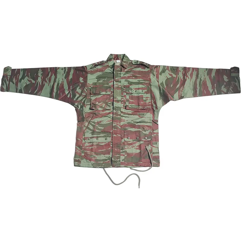 Ensemble de camouflage de lézard français Benin africain