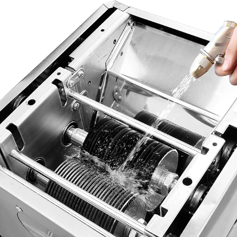 ماكينة تقطيع اللحوم الكهربائية 110 فولت قطاعة الخضروات التجارية شفرة فولاذية غير قابلة للصدأ 10 مللي متر قطاعة اللحوم 850 وات