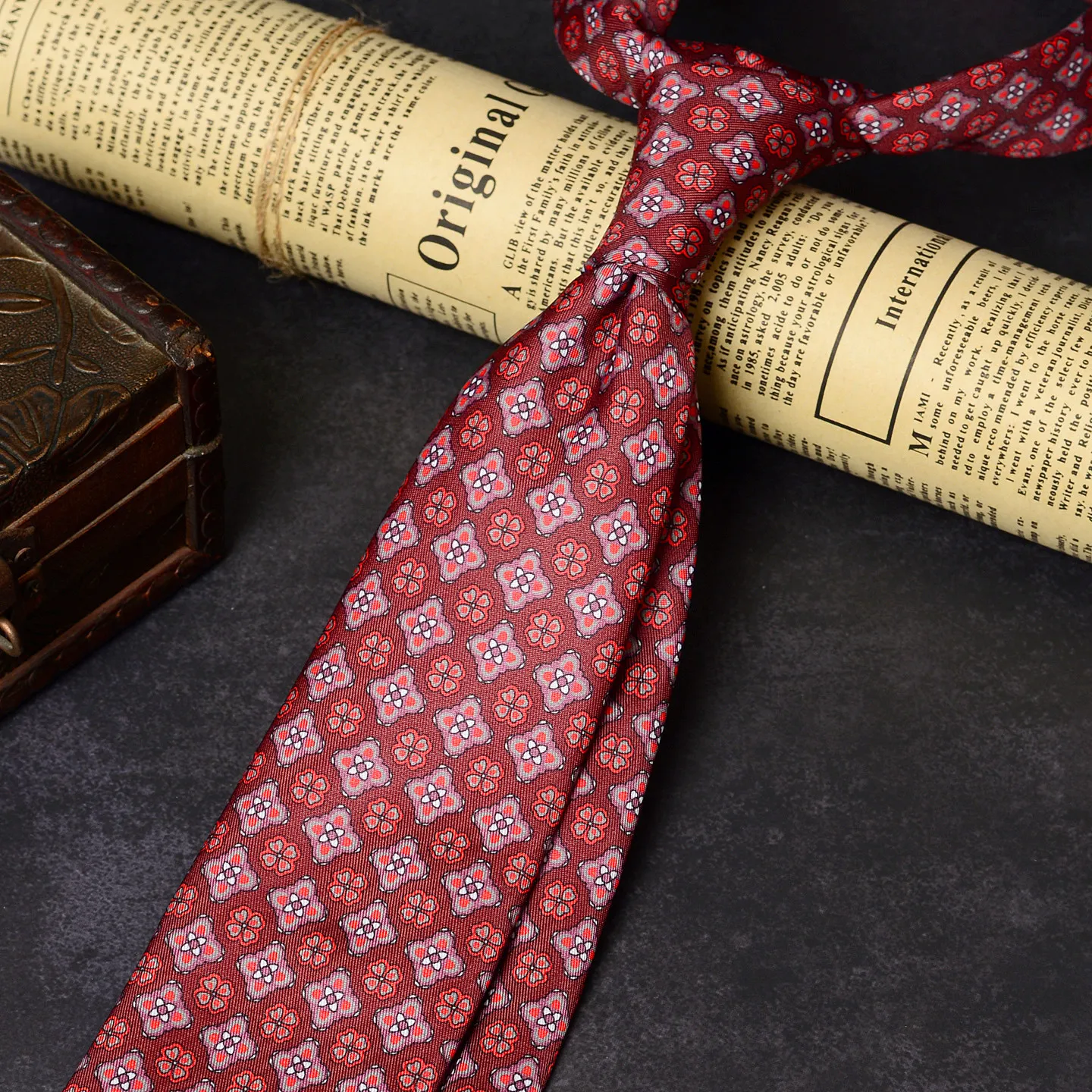 high-quality-retro-style-men's-tie-with-wine-red-geometric-print-pattern-casual-business-dress-shirt-accessories-8cm-wide-cravat