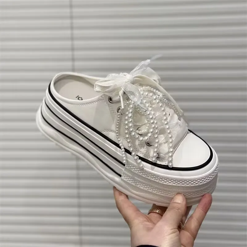 امرأة منصة أحذية رياضية إسفين النعال 2025 الإناث الارتفاع زيادة سيدة حذاء قماش الصيف موضة القوس الديكور بولي Slippers النعال