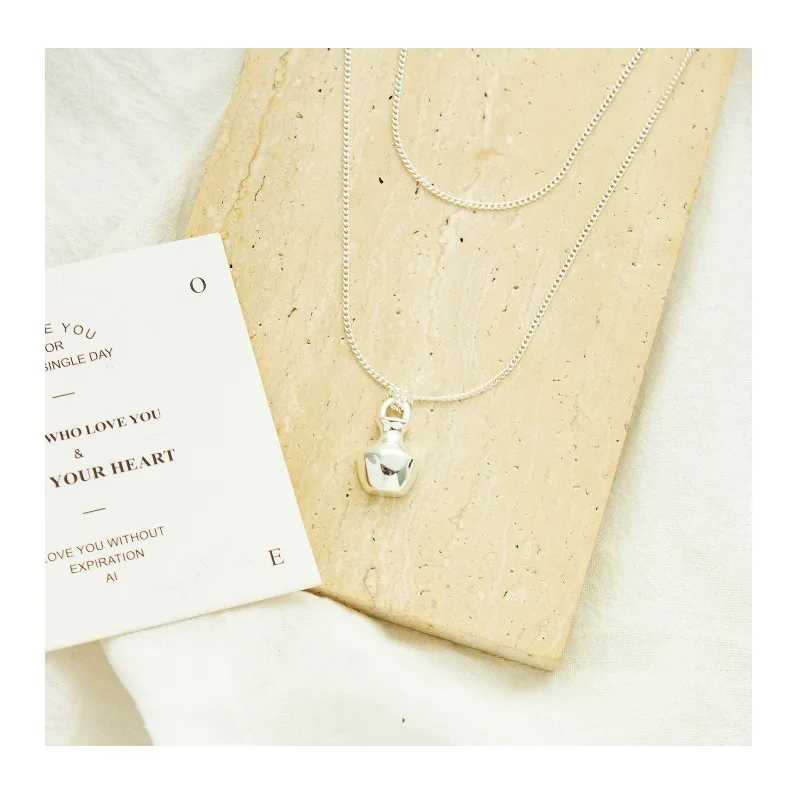 

New Small Wine Jug Pendant Necklace, Exquisite Niche High-end Light Luxury Versatile Long Minimalist Vase Necklace