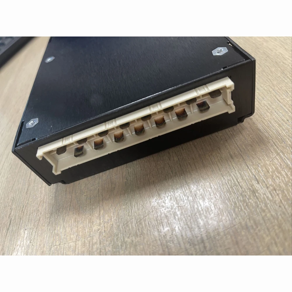 SMPS 200 SI 48Vdc 230Vac Std 241110.220 لوحدة إمداد الطاقة Eltek تعمل بشكل جيد عالي الجودة شحن سريع