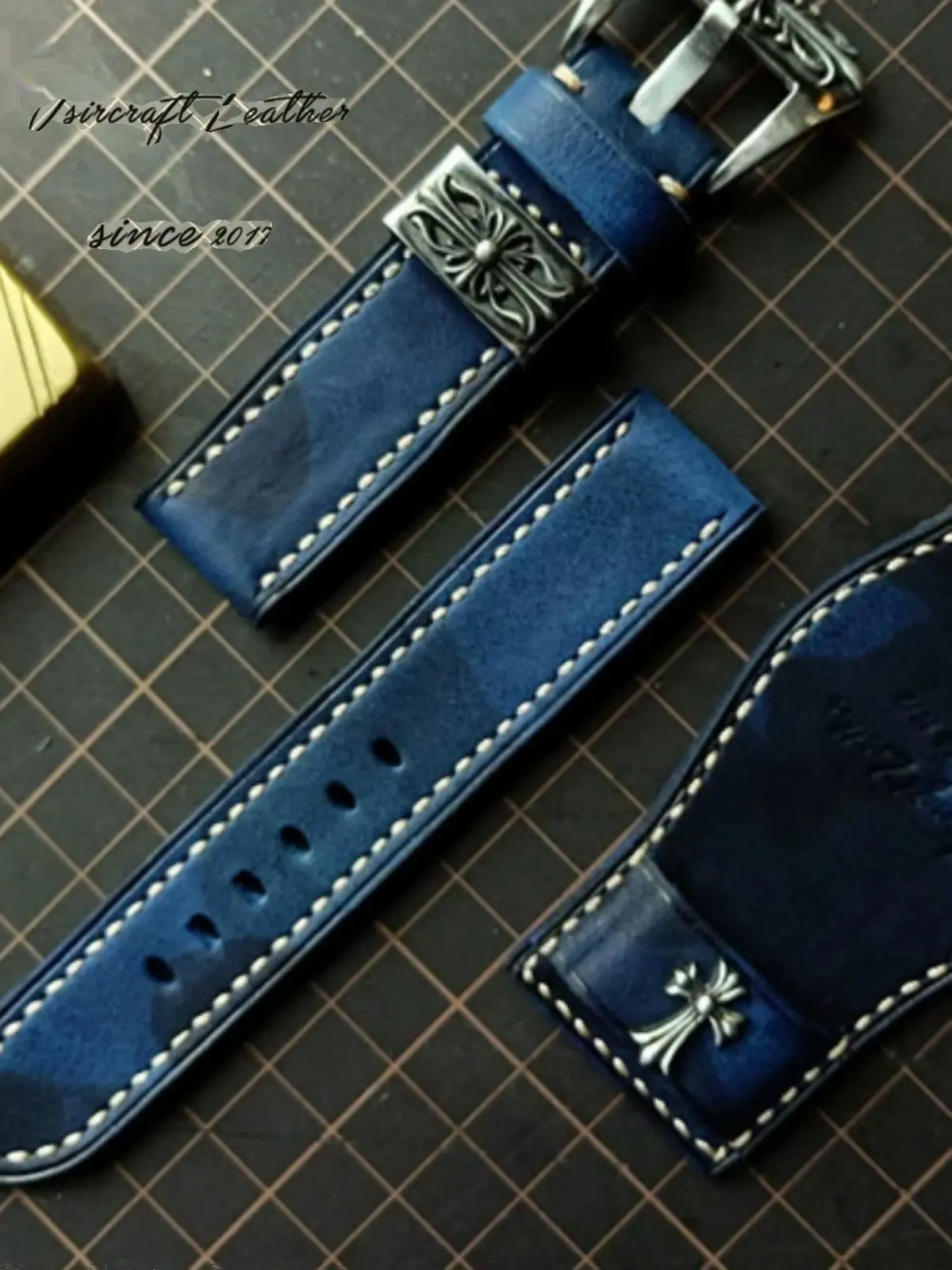 HANDMADE CUSTOM GENUINE LEATHER, HYPOALLERGENIC, INTEGRATED BOTTOM PAD, SWEAT-RESISTANT, PIN BUCKLE