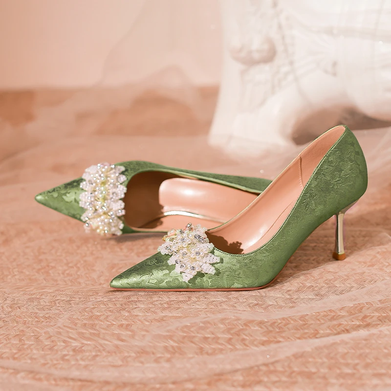 

High Heels Women Fall New Pointed Head Shallow Mouth Beaded Flower Wedding Dress Bride Wedding Shoes