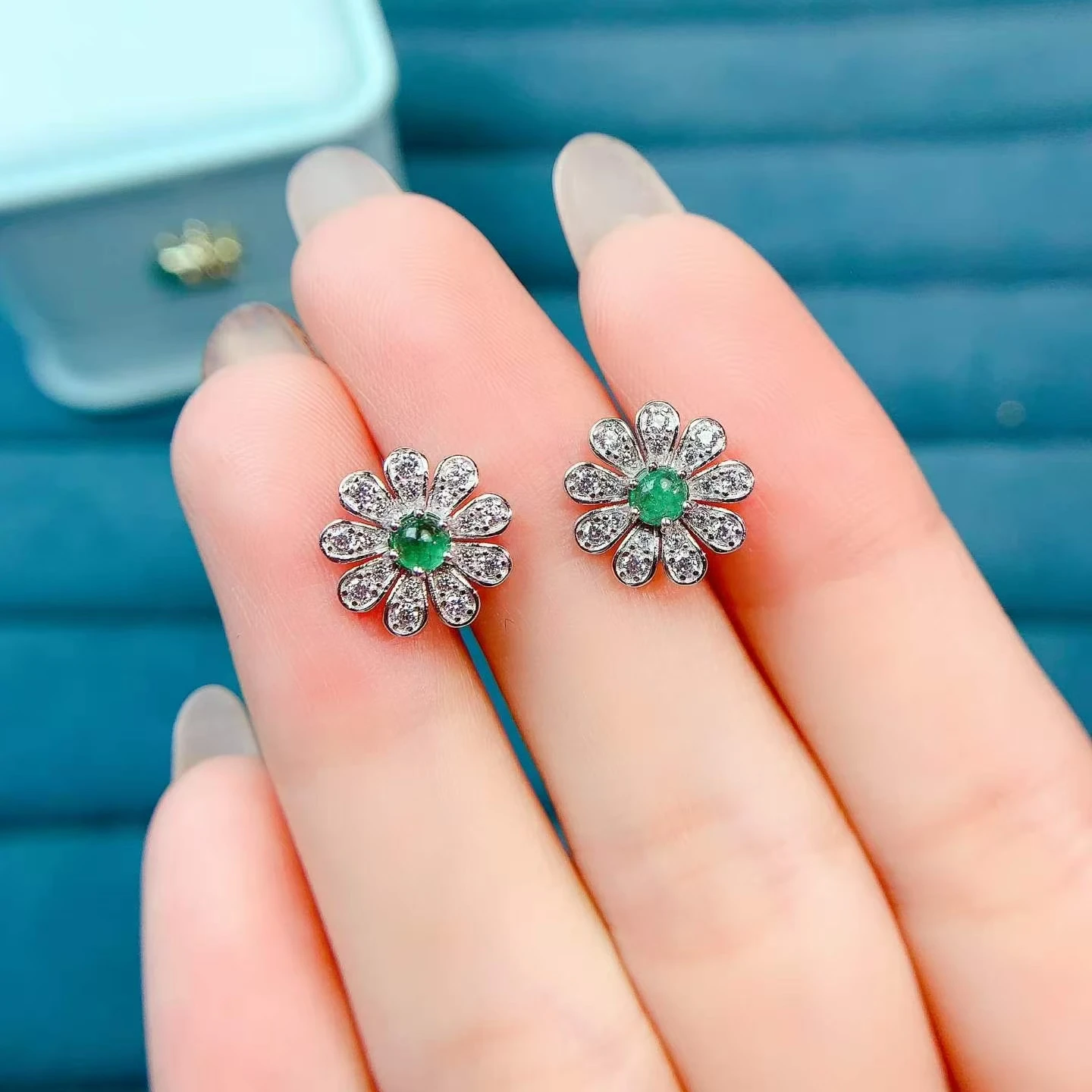 Cute 925 Silver Flower Earrings 3mm Natural Emerald Earrings with Certificate Genuine Silver Colombian Emerald Jewelry