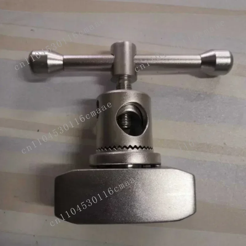New Large Holder Operating Table Operating Table Accessories Slider Buckle Leg Support Gripper 304 Stainless Steel Material