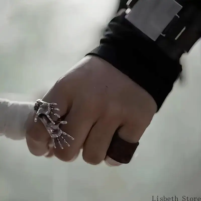 124A Edgy Skull Hands Ring Punk Style Jewelry For Men And Women Practical Alloy Material Trendy Gothic Accessory