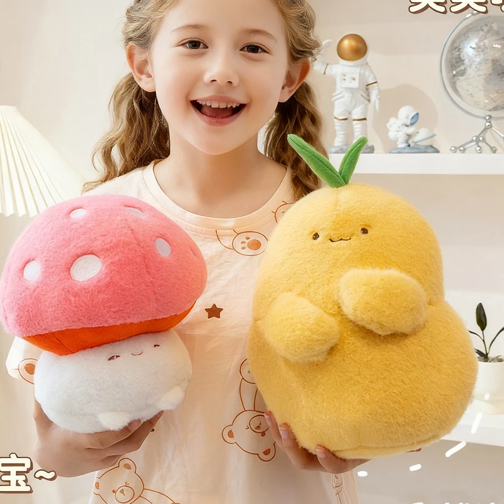 Schattig groenteknuffels gevuld selderij, wortel, paddestoel, pompoen, broccoli, knoflook, aubergine, aardappel- en raapcollectie