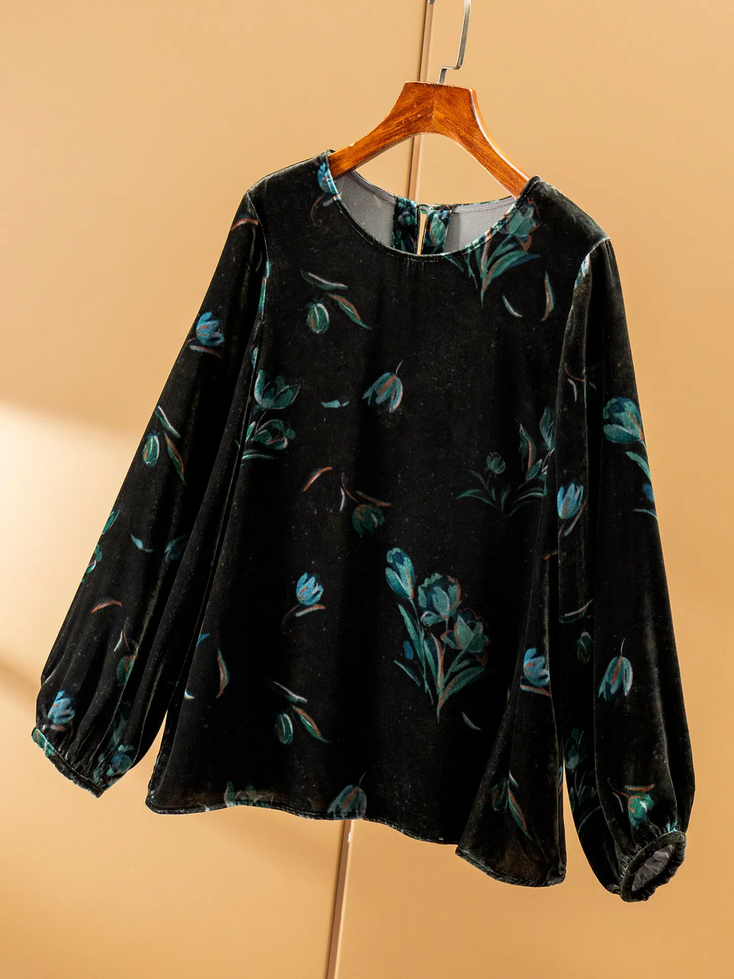 TRetro Mansion Aesthetics Blou - Silk Blouse recension och pris