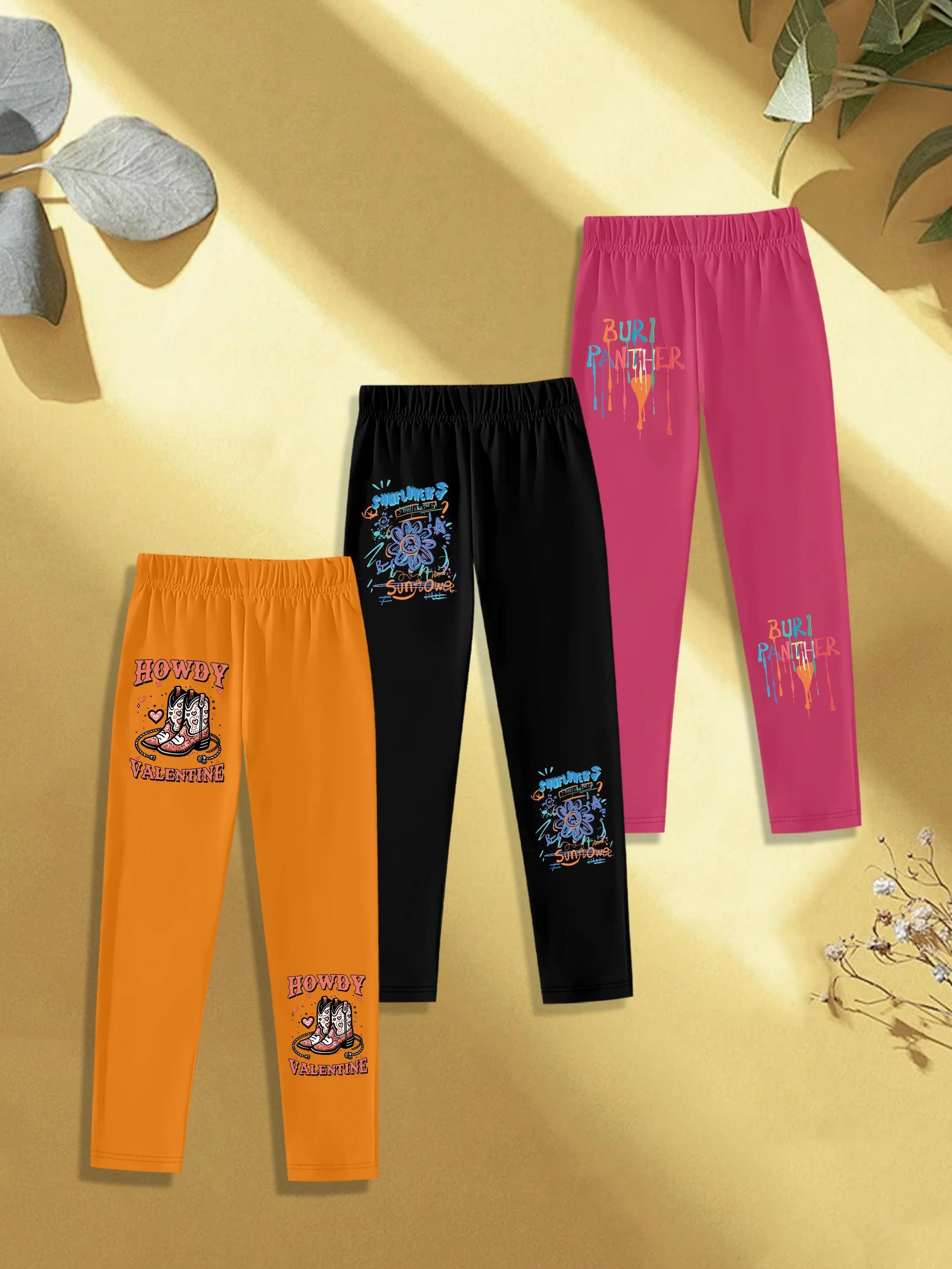 

3 предмета: осенние леггинсы для девочек, милые ботинки с мультяшным принтом, брюки с цветочным принтом, милые детские штаны.