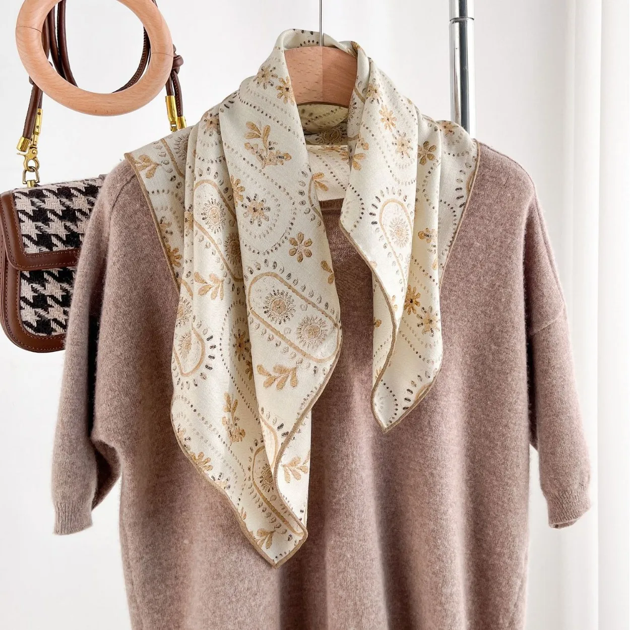 30% Real Silk 70% wool Scarf Women Bandana Scarves Wrap Kerchief Elegant Fashion Luxury shawl High Quality Poncho Hijab 63cm