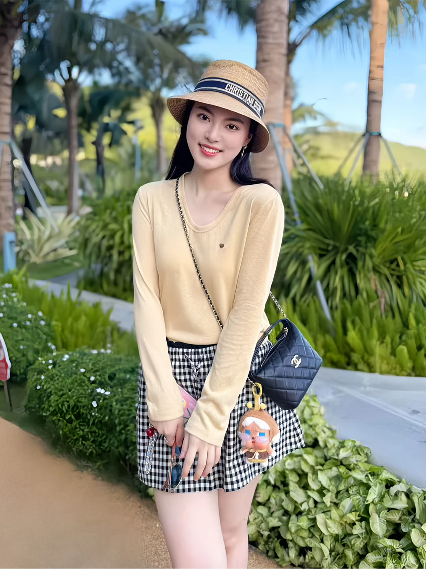 

Женская футболка AW Wang Na Na Long Sve с вышивкой и V-образным вырезом, нежная, мягкая, удобная, для повседневной носки и свиданий.