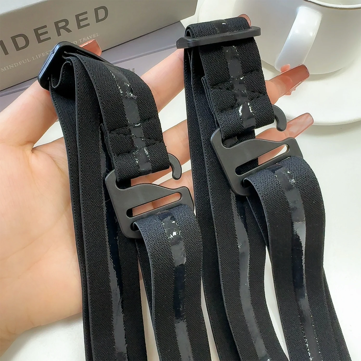 メンズニット生地シャツステイ調節可能な弾性滑り止めポリエステルベルトフォーマルシャツ用結婚式の付添人ギフトに最適