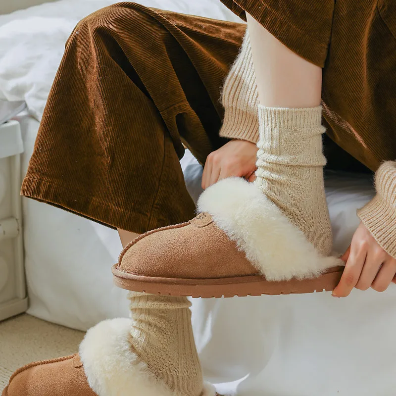 

2025 New Cashmere Wool Socks Women's Winter Thicken Warm Black White Pack Set Thermal Japanese Fashion Solid Color