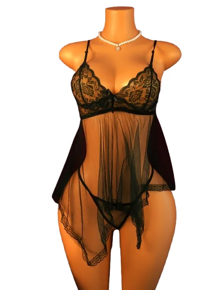 Sexy plus-size lingerie and sleepwear featuring exquisite patterns; includes backless designs, camisole-style nightgowns, sheer