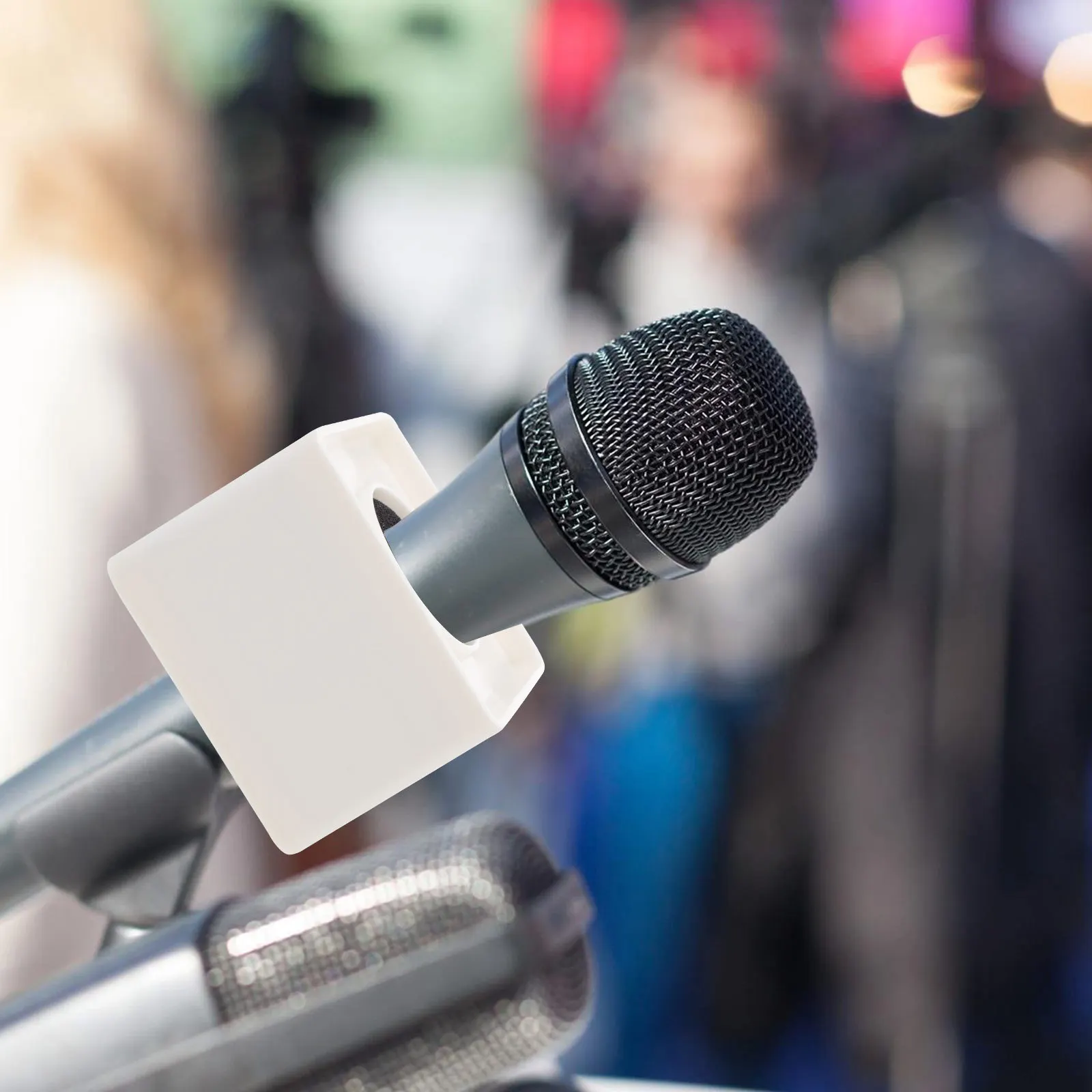 

2Pcs Portable Square Microphone Station Logo ABS Material Creative Design Interview Mic Flag for Reporters Microphone Flag