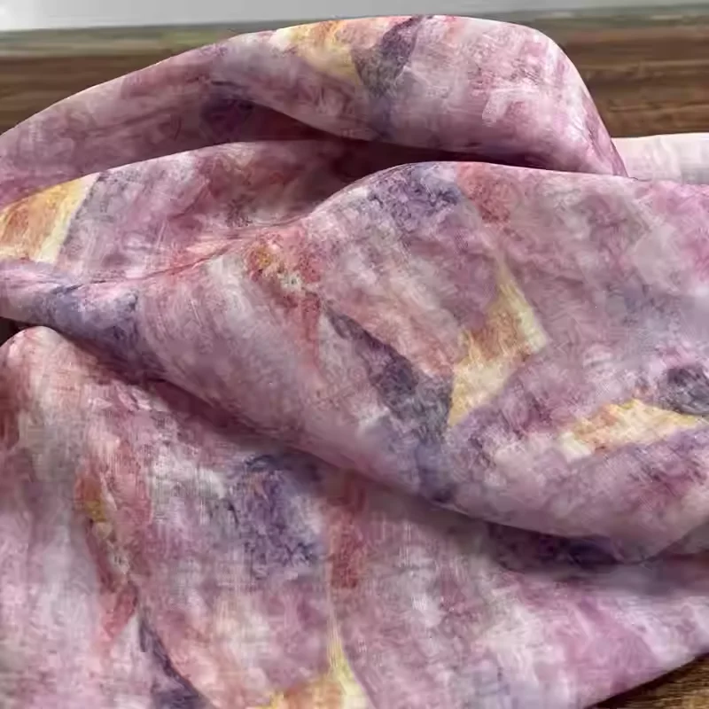 

50×138 cm printed pure ramie fabric, suitable for making breathable summer clothing such as shirts, dresses, and cheongsams.