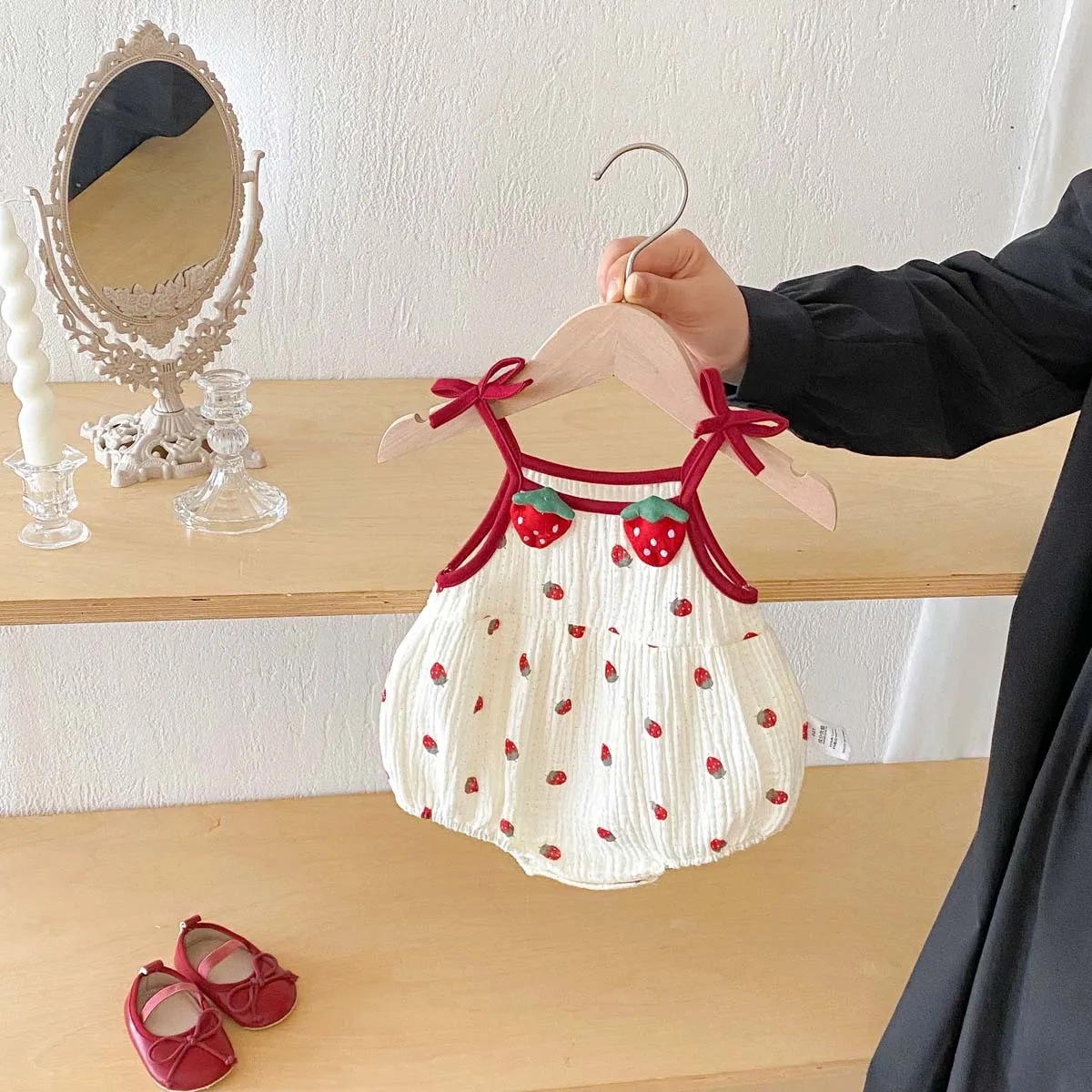 Summer Clothes, Baby Girl Triangle Bag Fart Clothes, Cute Strawberry Suspender Jumpsuit, Thin Sleeveless Newborn Crawling Suit