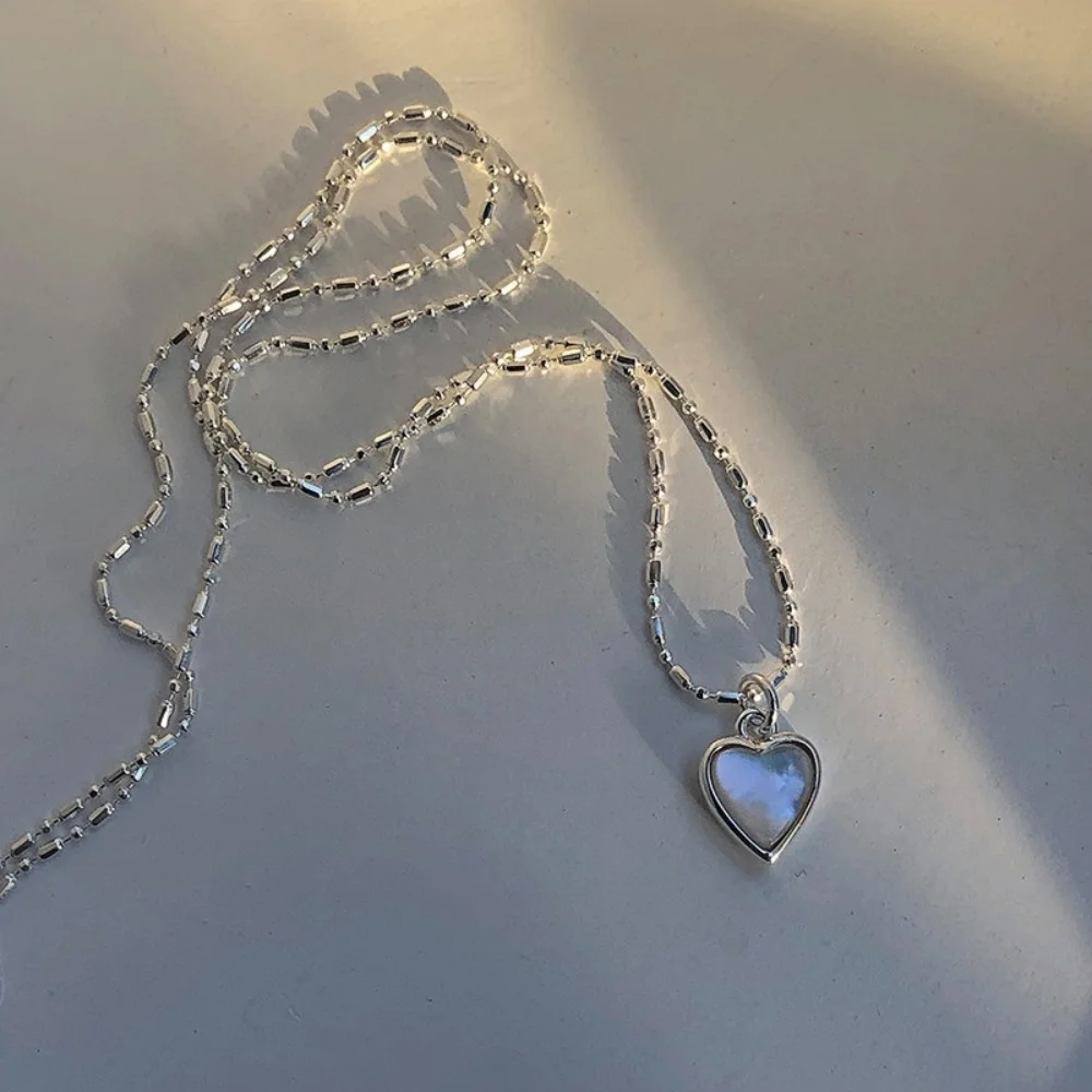 Koreanische Version Acryl-Schmetterlingsanhänger-Halskette für Frauen, goldfarbene Schmetterlingshalskette, einfacher eleganter Schmuck, Großhandel – Detail 4