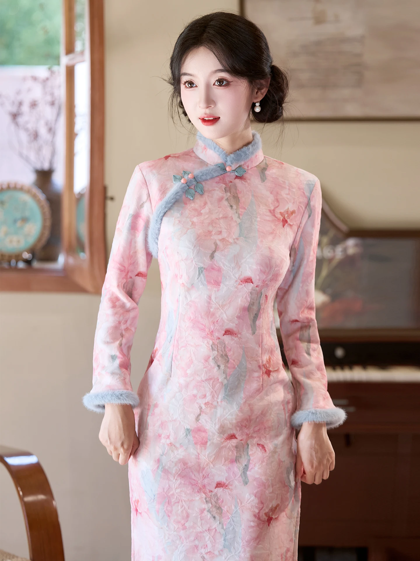 

Розовое утепленное длинное платье-ципао с флисовой подкладкой, в стиле ретро, китайский стиль, с низким разрезом, для повседневной носки