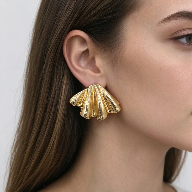 Stud Earrings for Women Geometric Gold Fan Shell Statement Metal Statement Ear Jewelry for Party Daily Wear